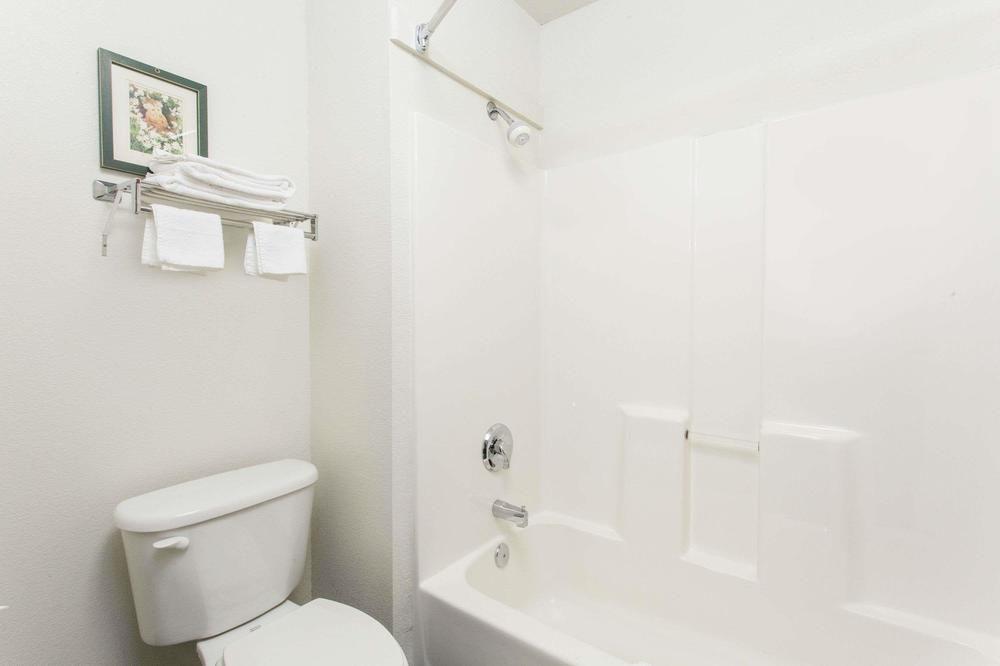 Baymont By Wyndham Hotel 2*