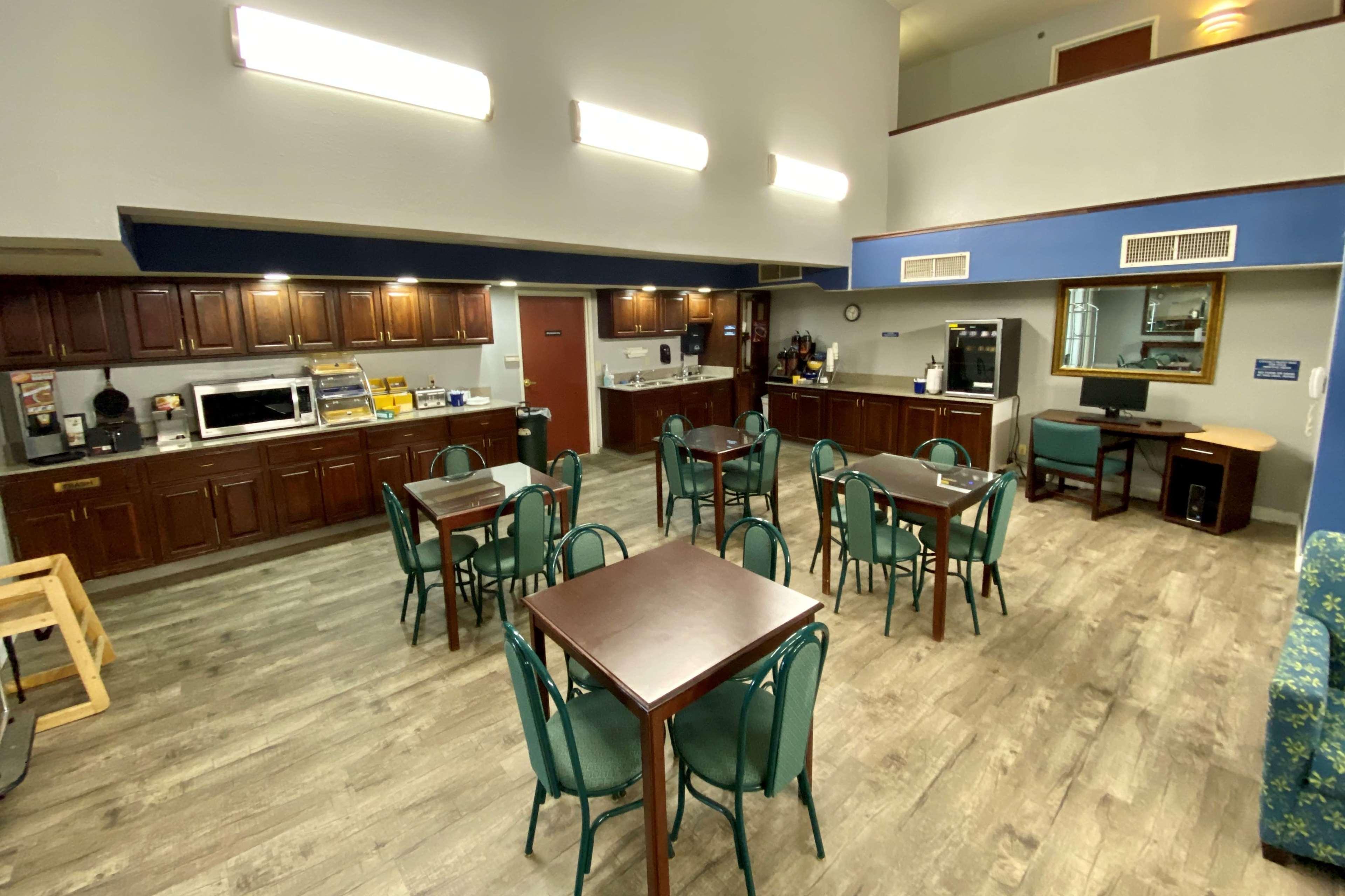 Baymont By Wyndham Hotel Swanton